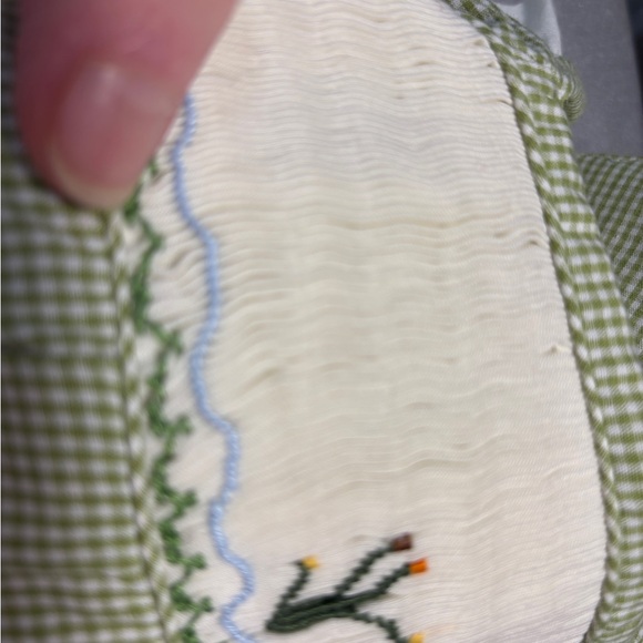 Toddler Romper Sz 18M. Green Gingham. Fall. Embroidery and smocking details. - Picture 4 of 10